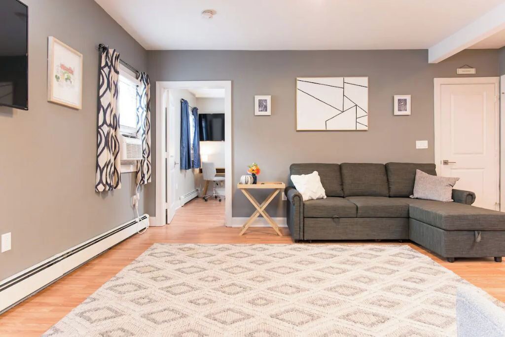 Photo of Livingroom in Woburn