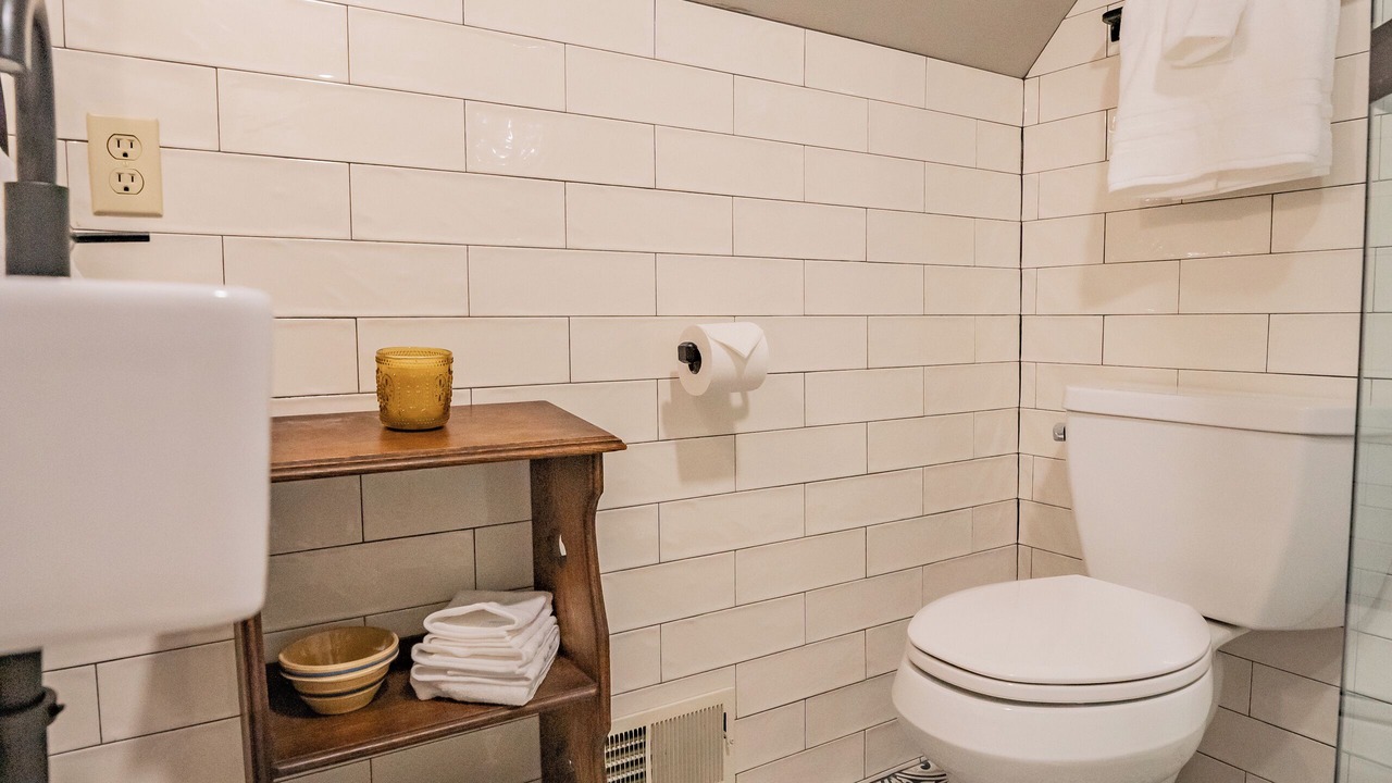 Photo of Bathroom in Niles