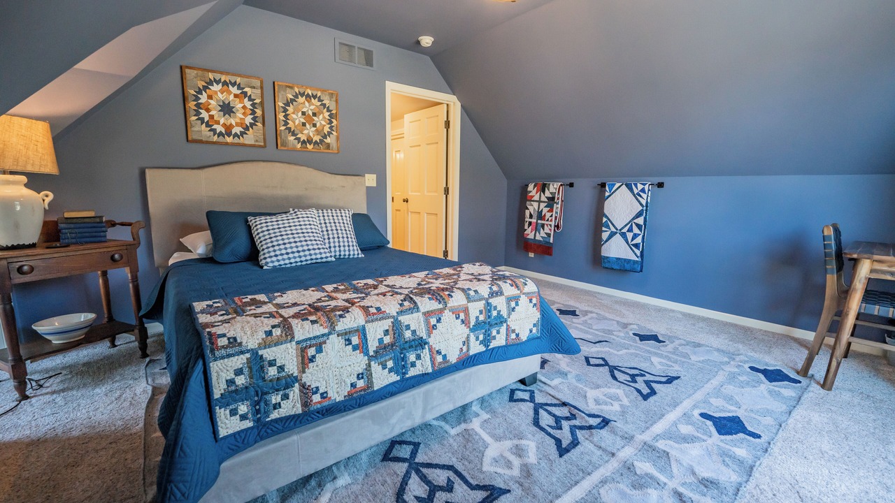 Photo of Bedroom in Niles
