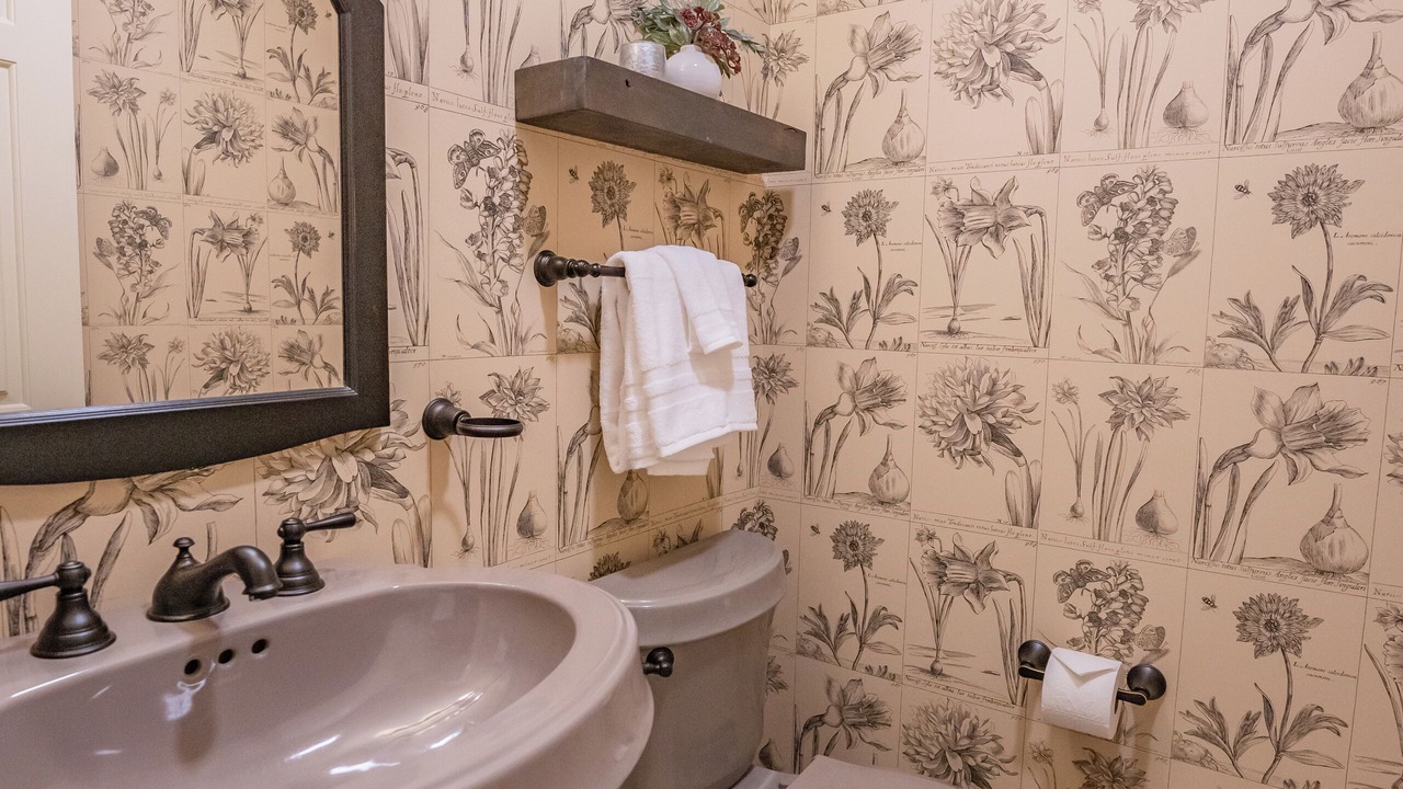Photo of Bathroom in Niles