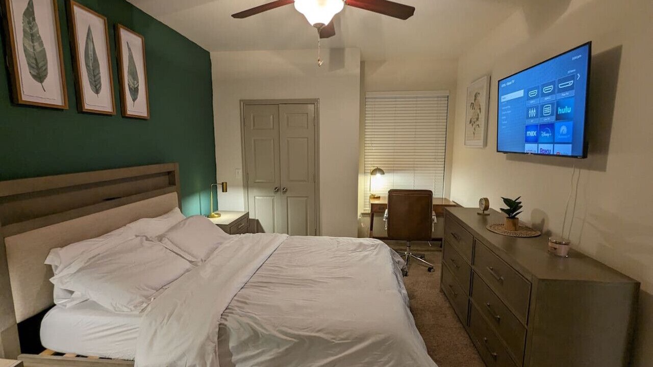 Photo of Bedroom in Nassau Bay
