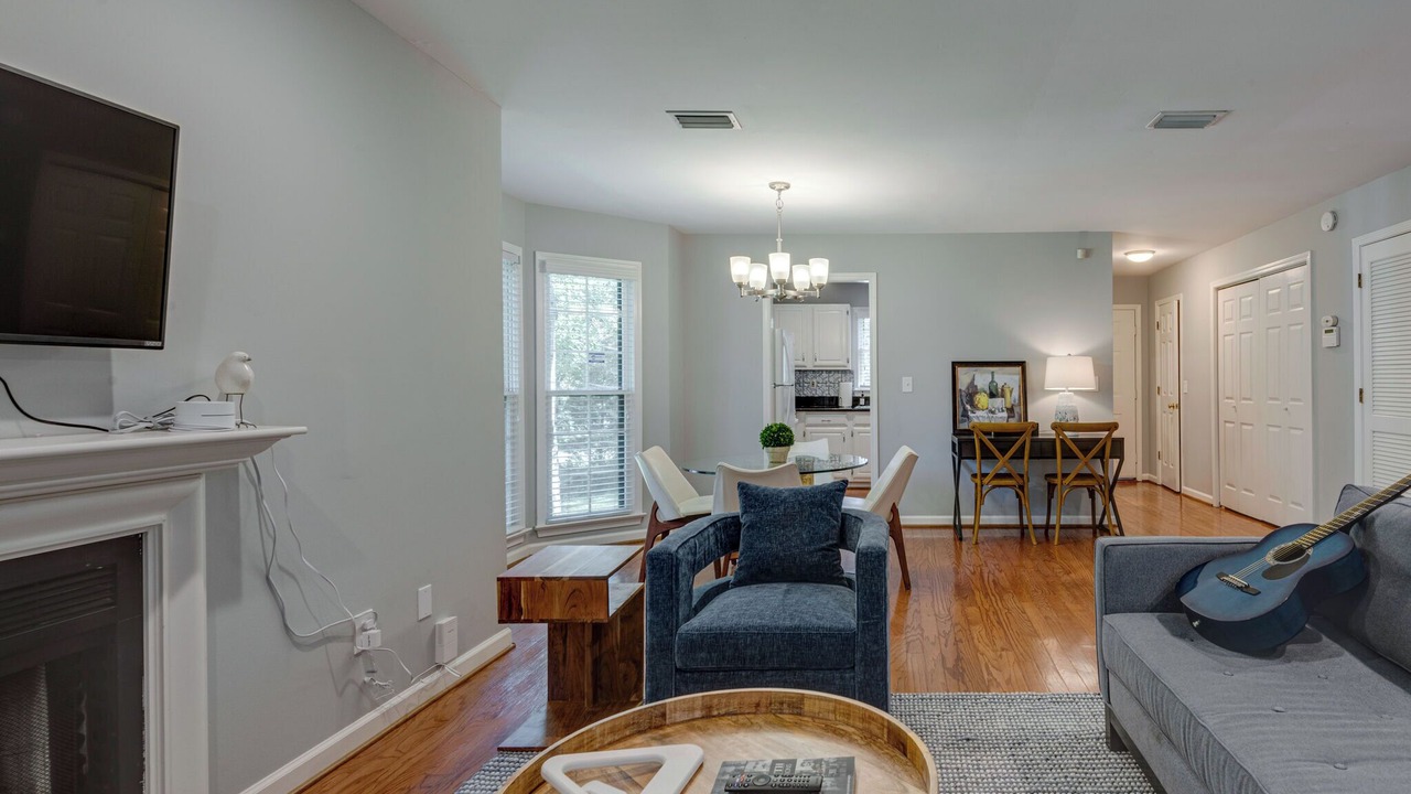 Photo of Livingroom in Green Hills