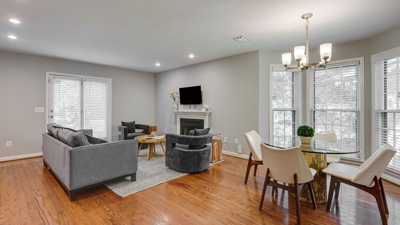 Photo of Livingroom in Green Hills