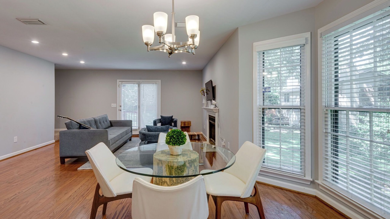 Photo of Livingroom in Green Hills
