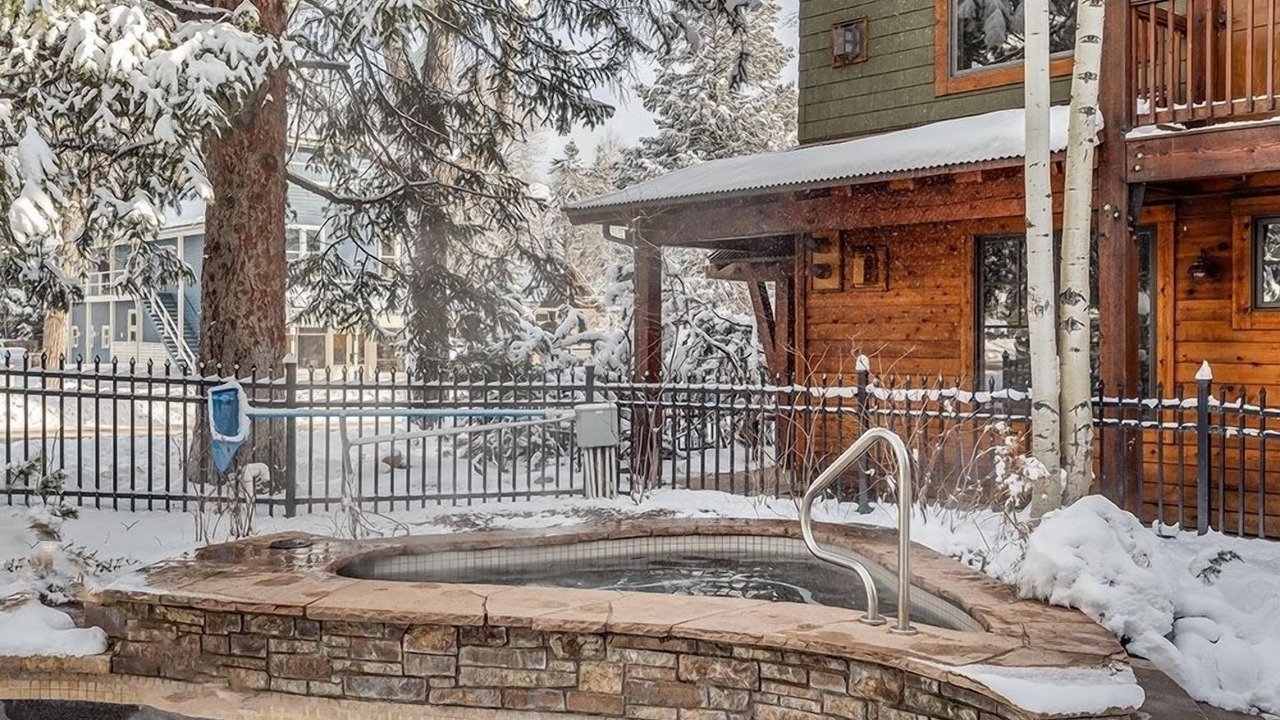 Photo of Outdoor in West End