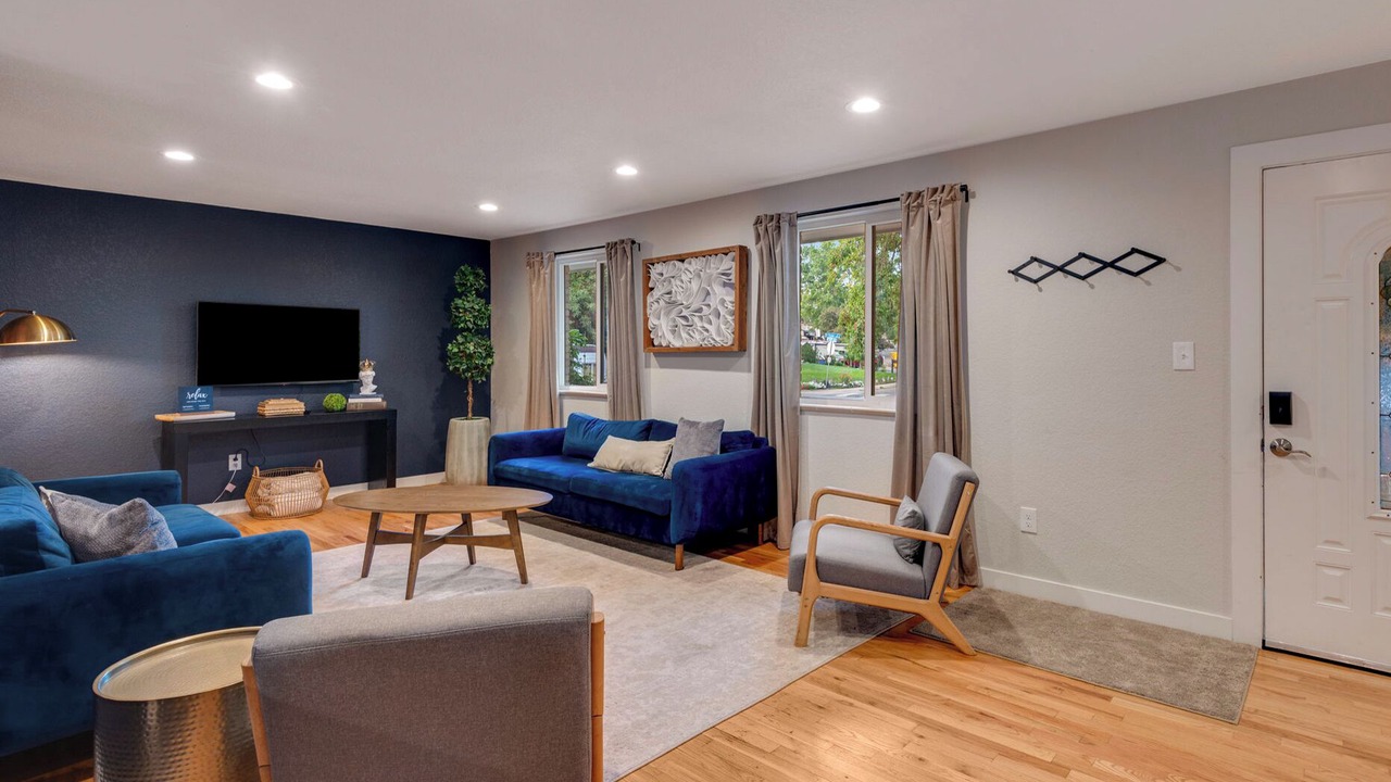 Photo of Livingroom in Northwest Arvada