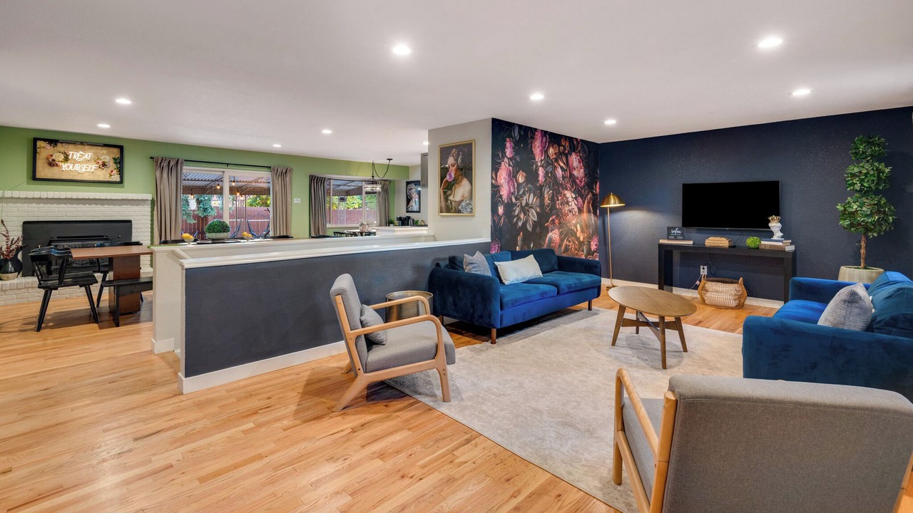 Photo of Livingroom in Northwest Arvada