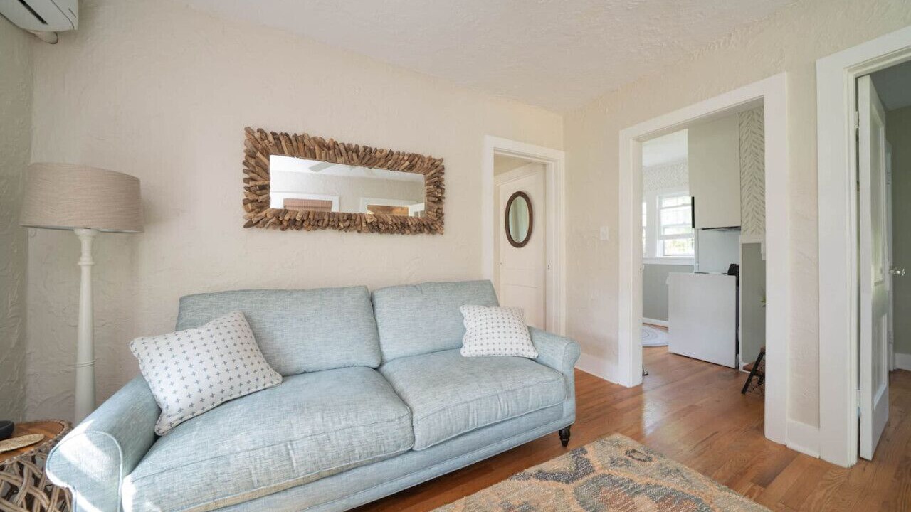 Photo of Livingroom in Miami Park
