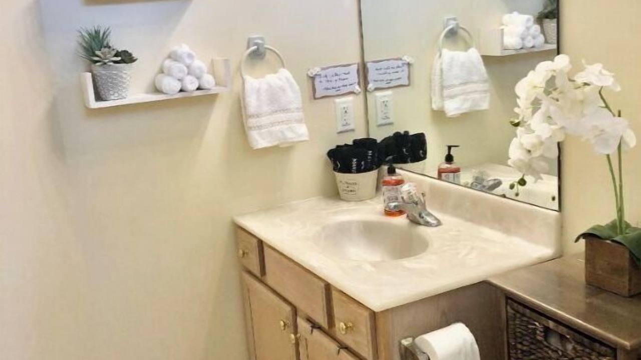 Photo of Bathroom in Mount Aetna