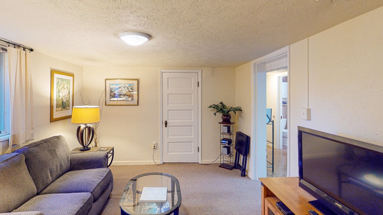 Photo of Livingroom in Lincoln Park