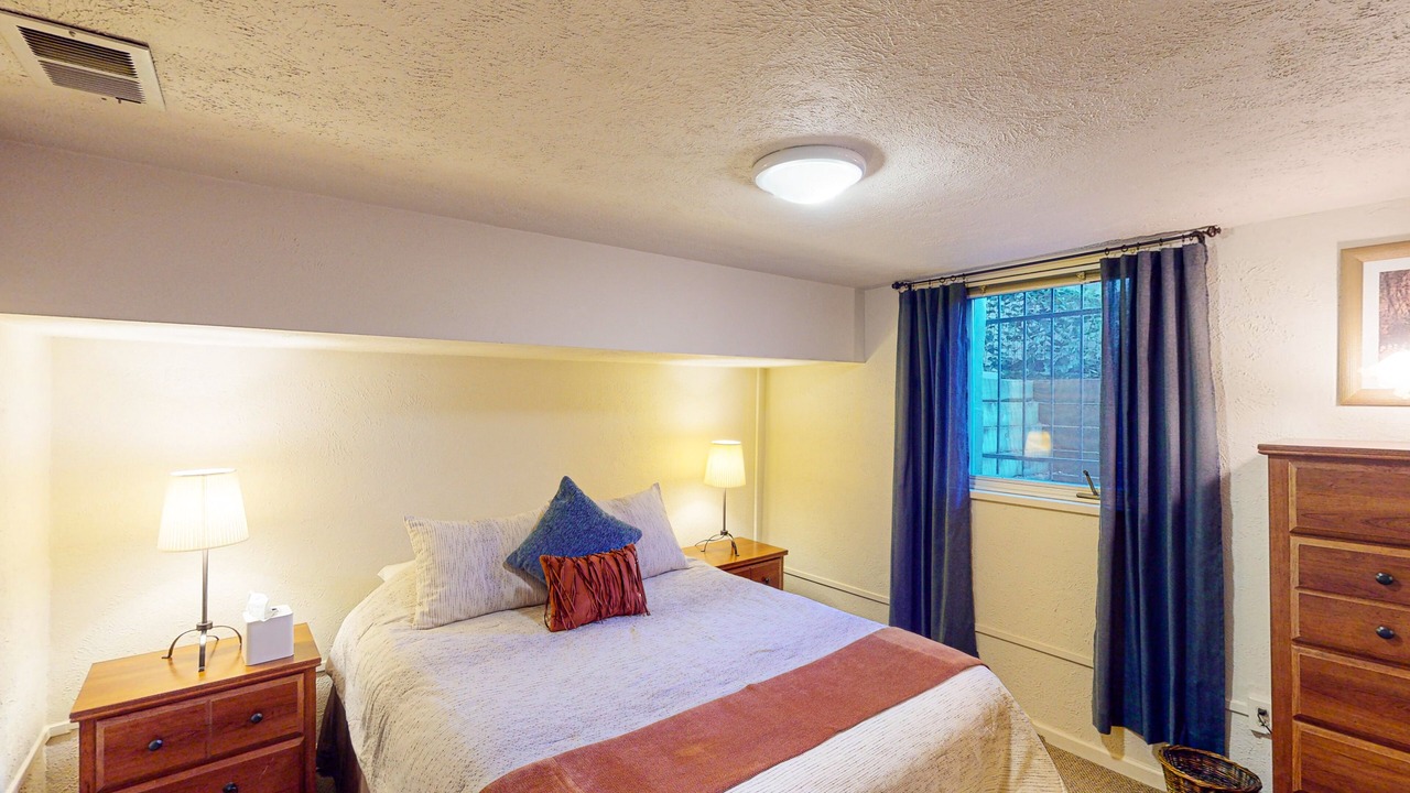Photo of Bedroom in Lincoln Park