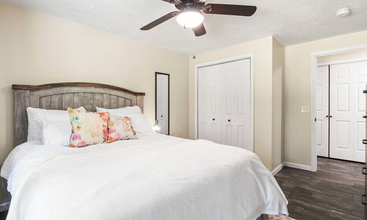 Photo of Bedroom in Lansing