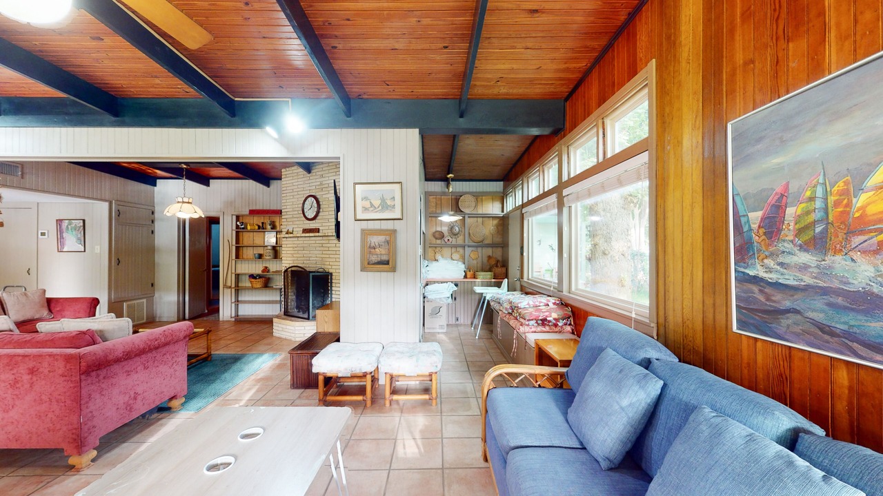 Photo of Livingroom in McQueeney