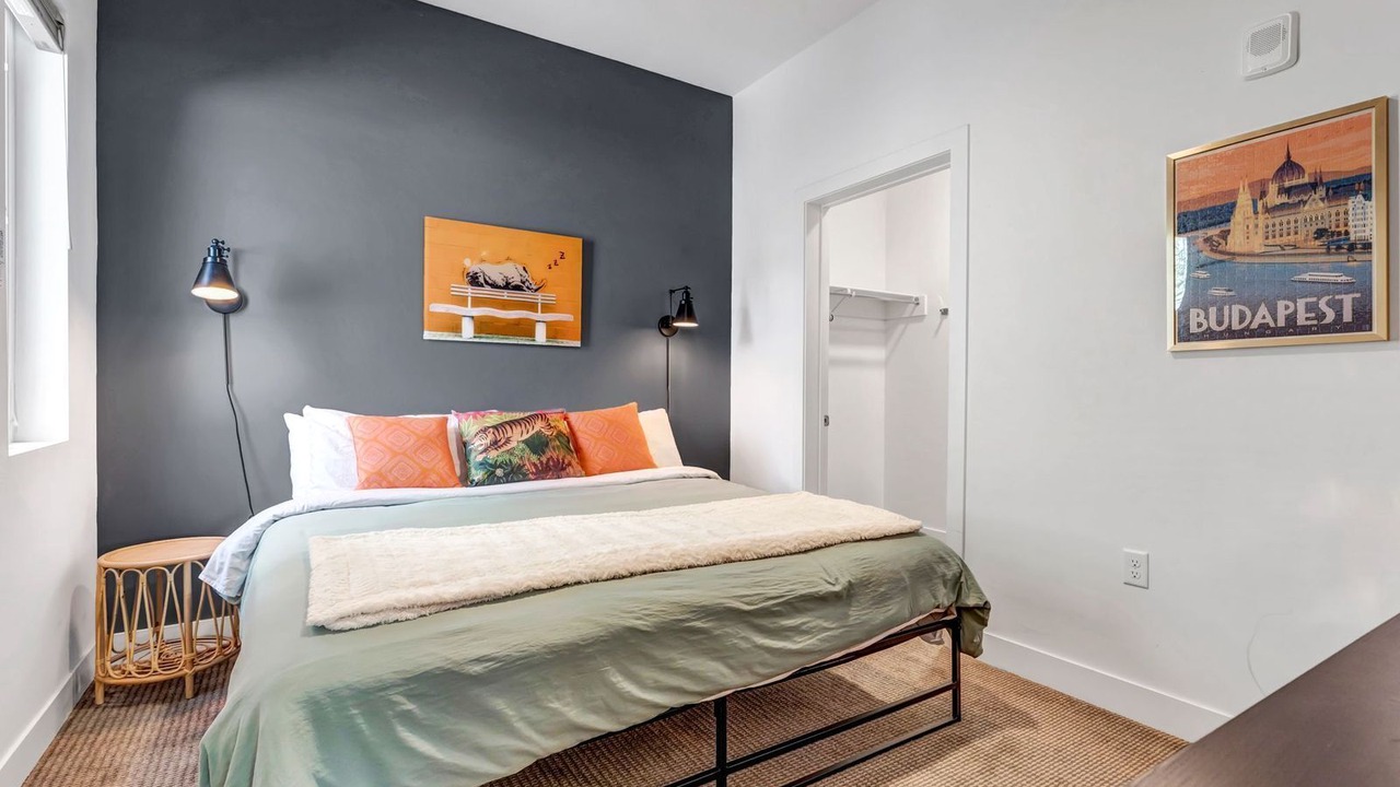 Photo of Bedroom in Five Points