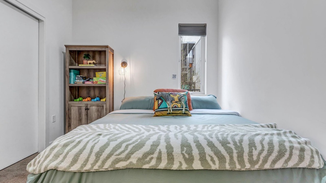 Photo of Bedroom in Five Points