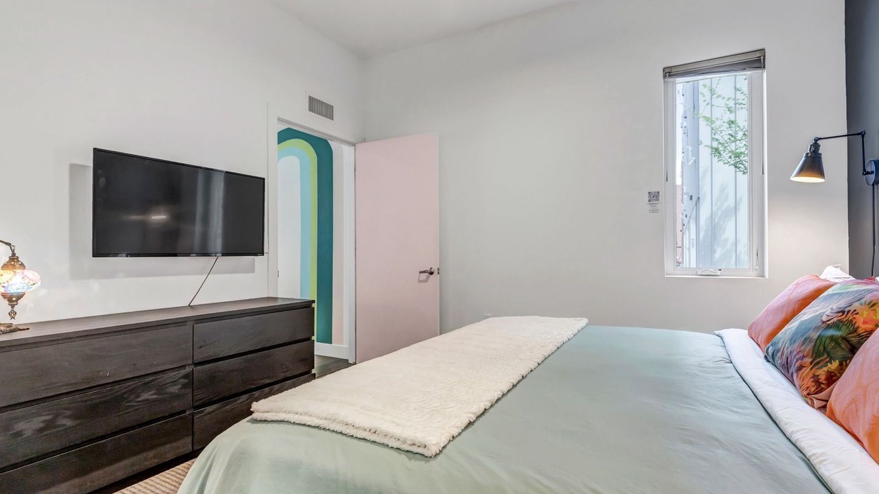 Photo of Bedroom in Five Points