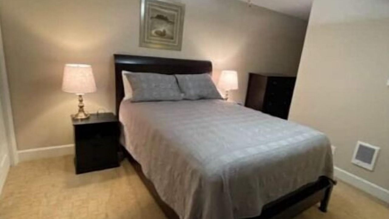 Photo of Bedroom in Rockaway Beach