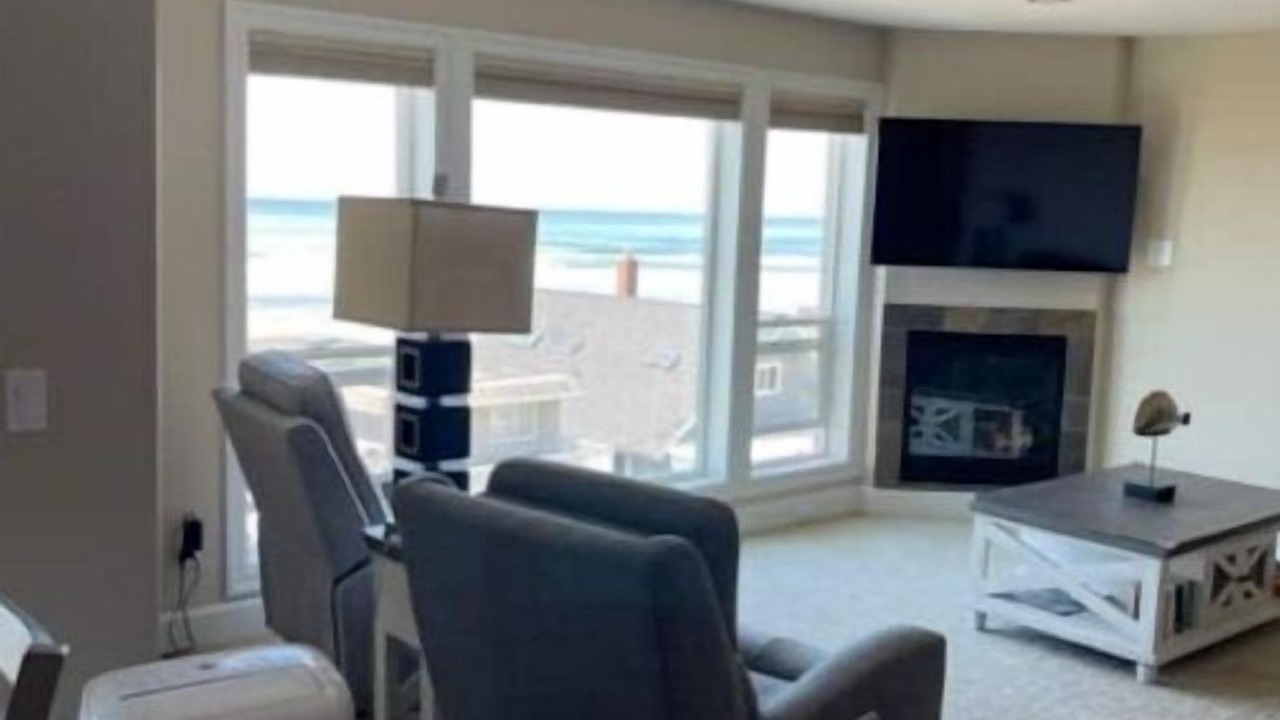 Photo of Livingroom in Rockaway Beach