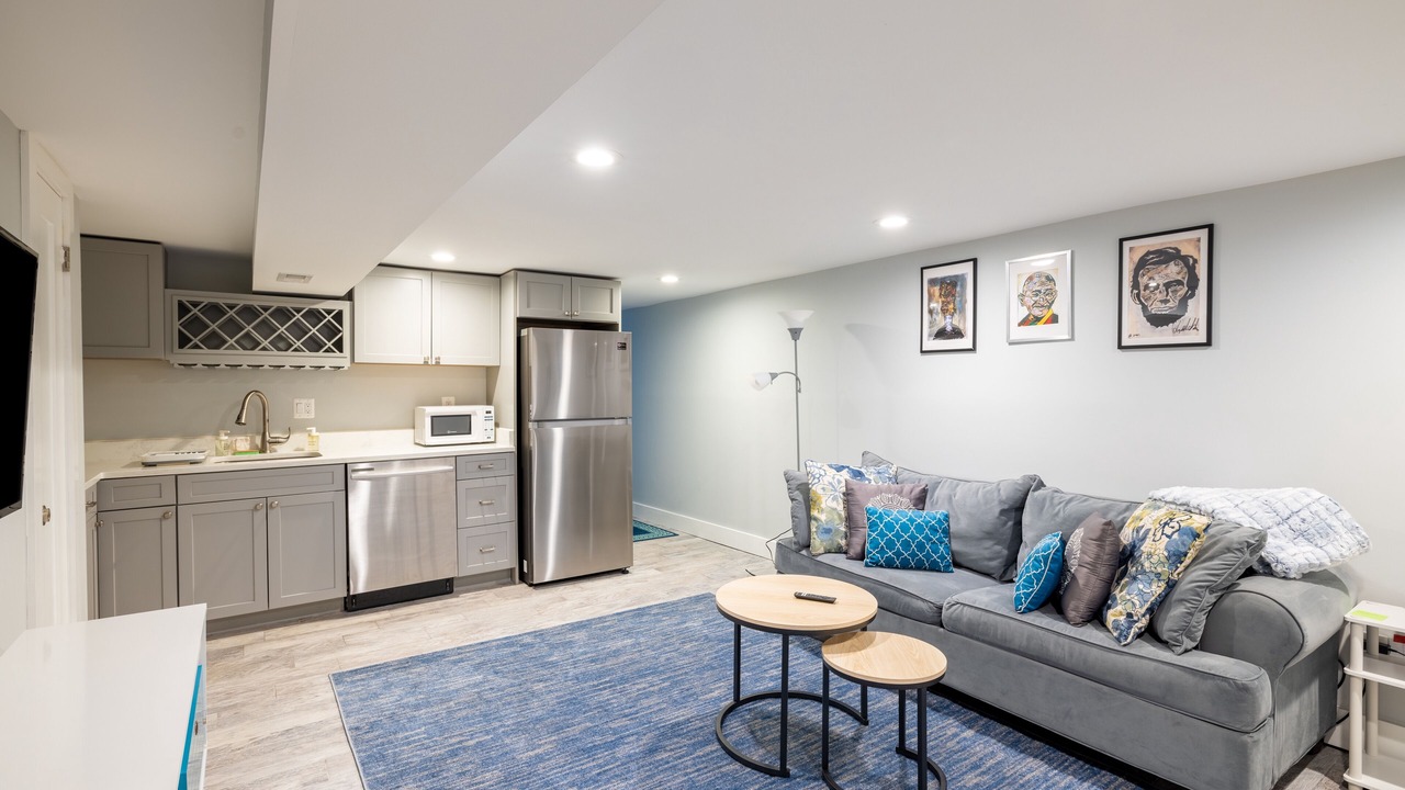 Photo of Livingroom in Barney Circle