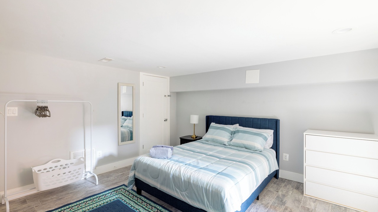 Photo of Bedroom in Barney Circle