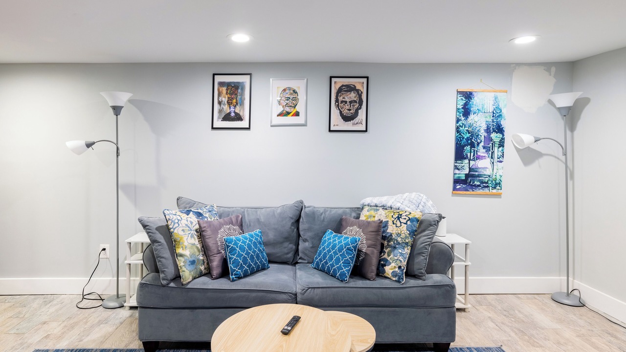 Photo of Livingroom in Barney Circle