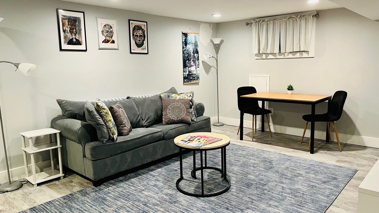 Photo of Livingroom in Barney Circle