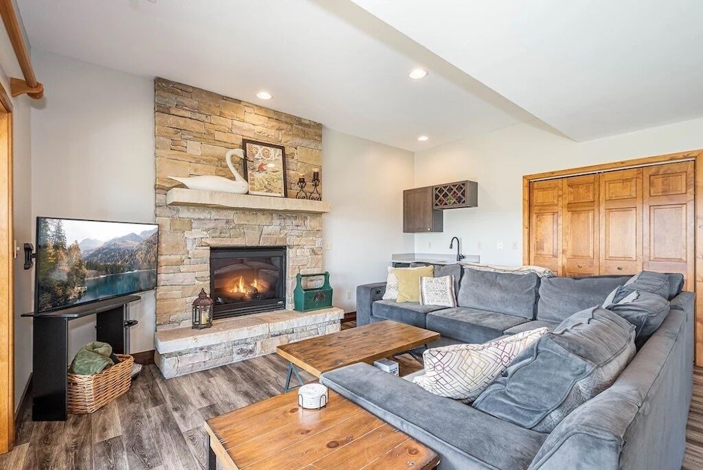 Photo of Livingroom in Waterfront Greens