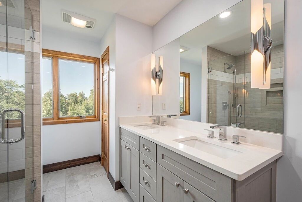 Photo of Bathroom in Waterfront Greens