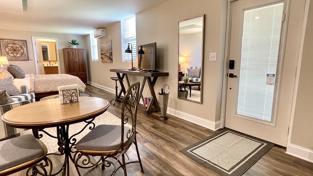 Photo of Bedroom in Graysville