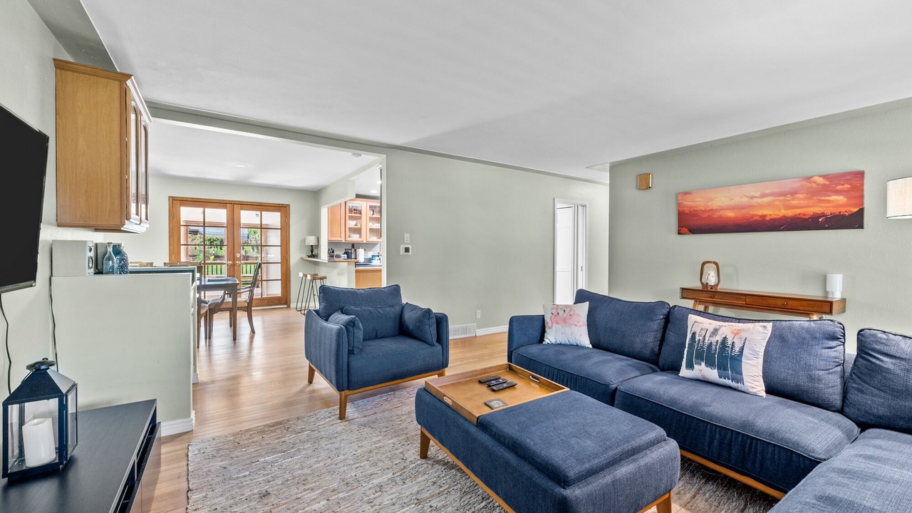 Photo of Livingroom in Bel Aire