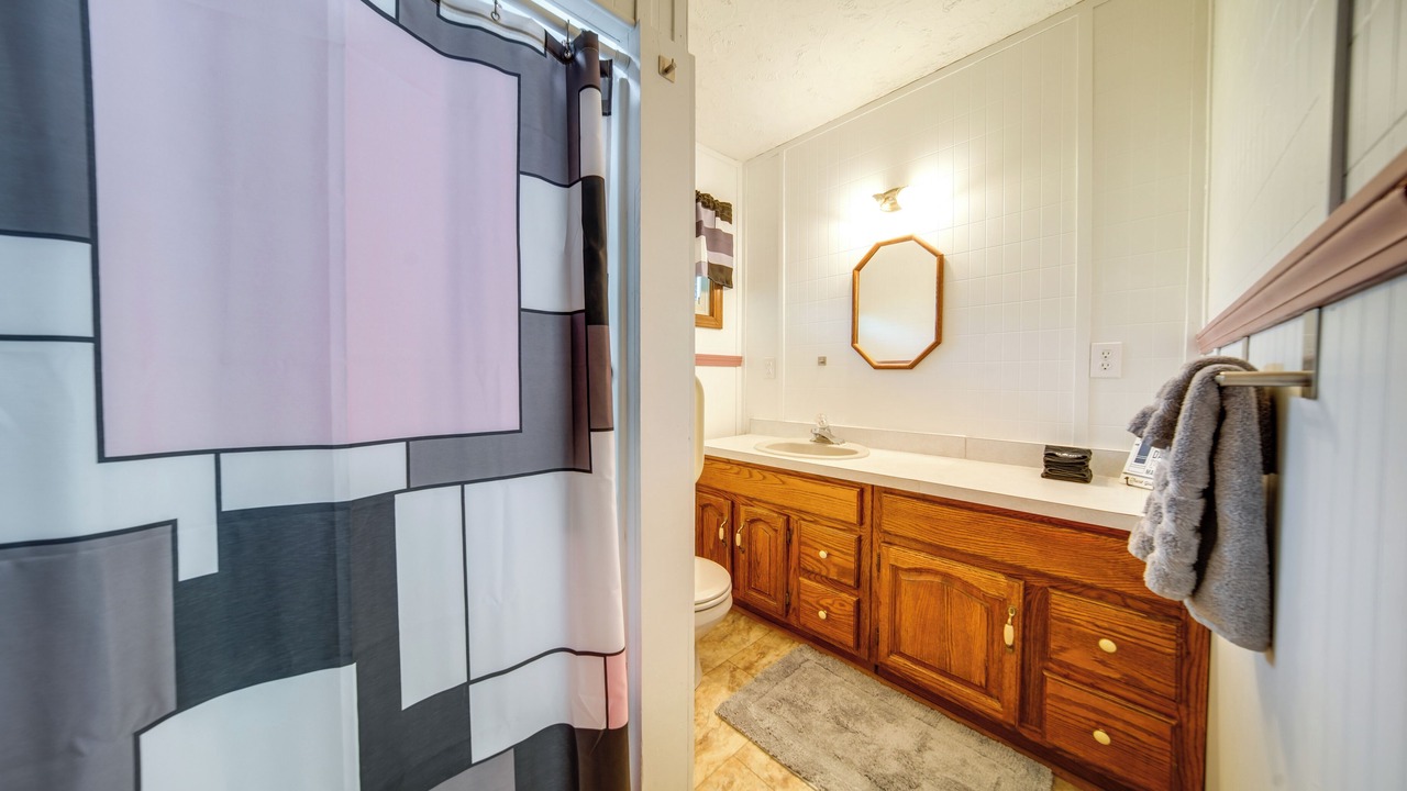 Photo of Bathroom in Conneaut