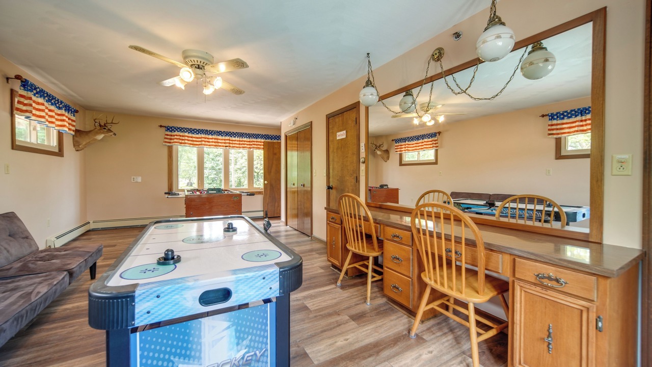 Photo of Bedroom in Conneaut