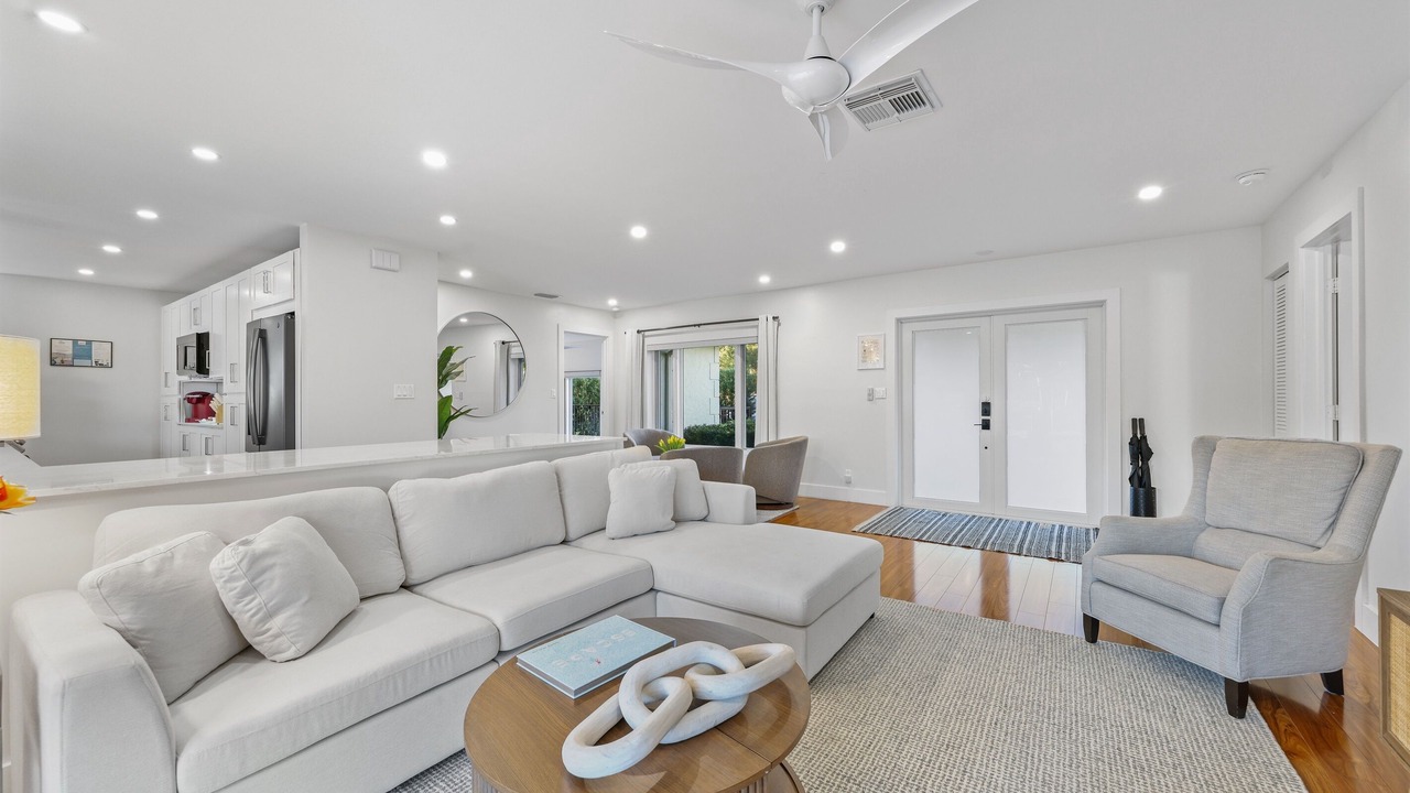Photo of Livingroom in Tropic Palms