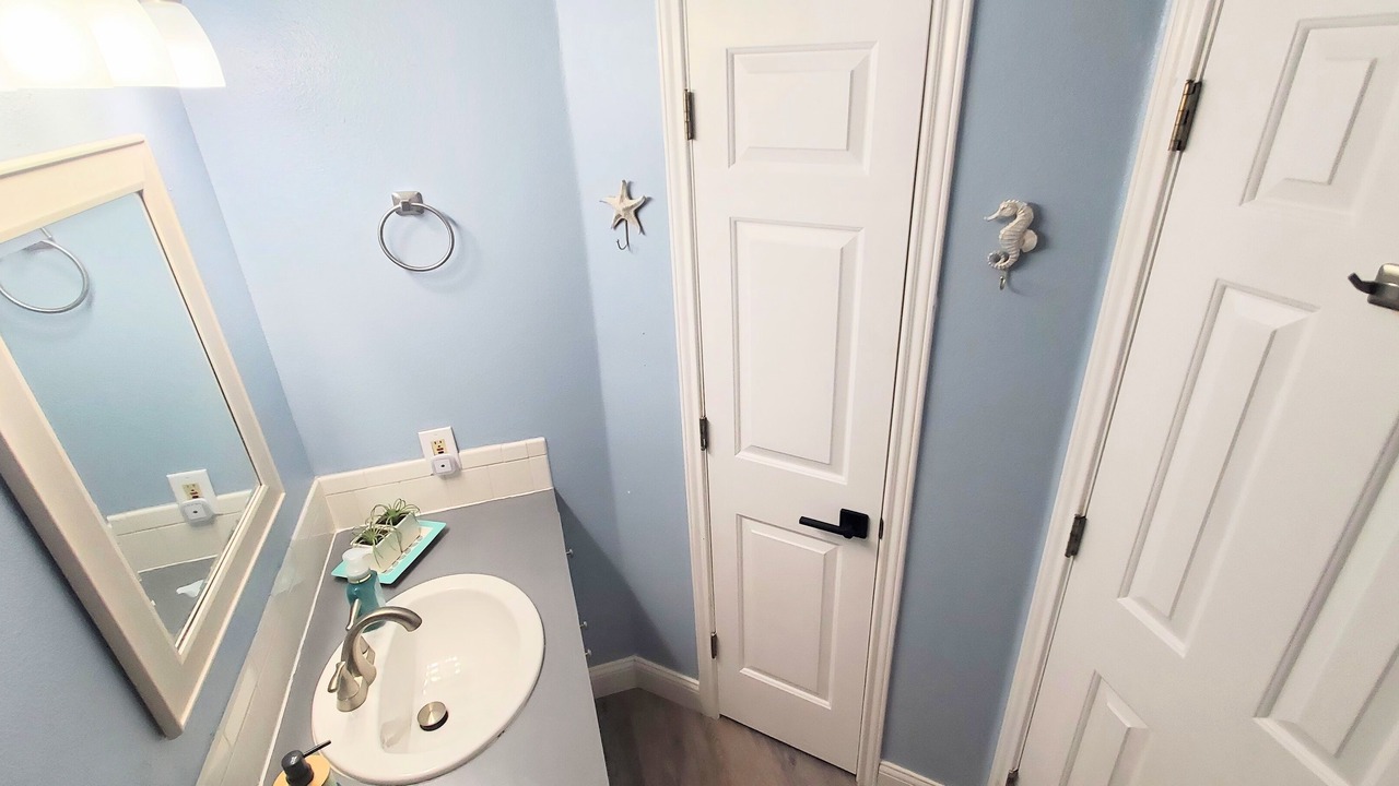 Photo of Bathroom in Leeward Sands