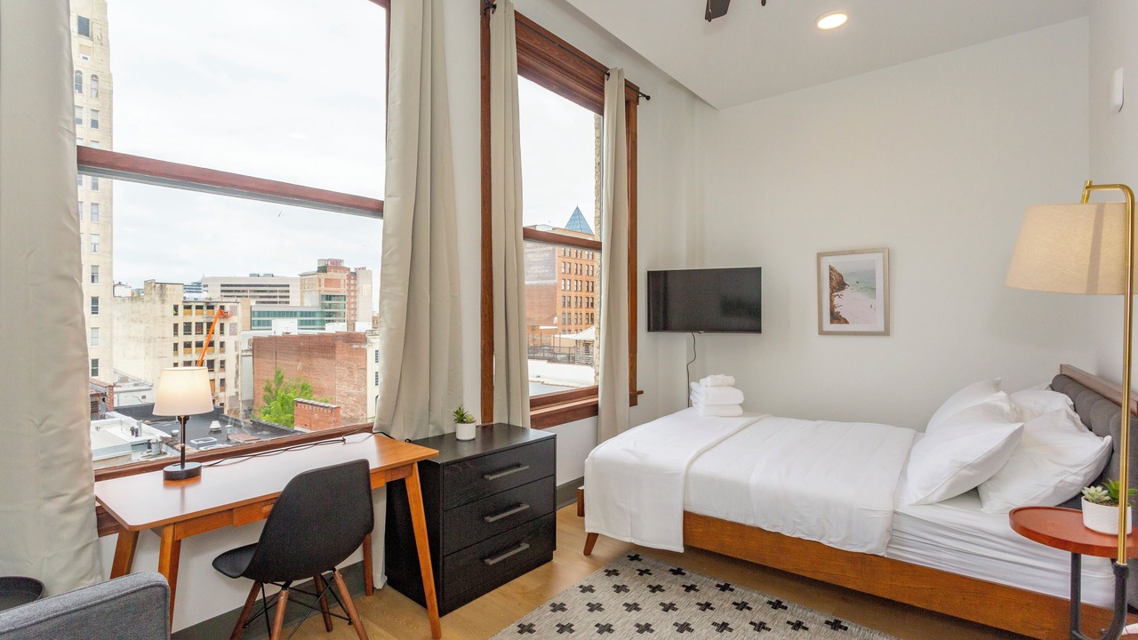 Photo of Bedroom in Central City