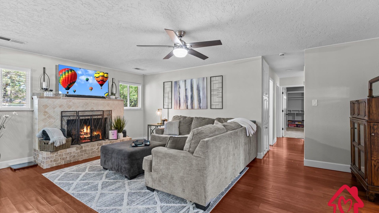 Photo of Livingroom in Northeast Heights