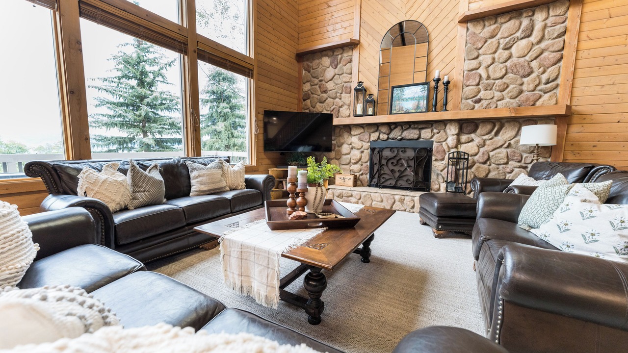 Photo of Livingroom in Midway