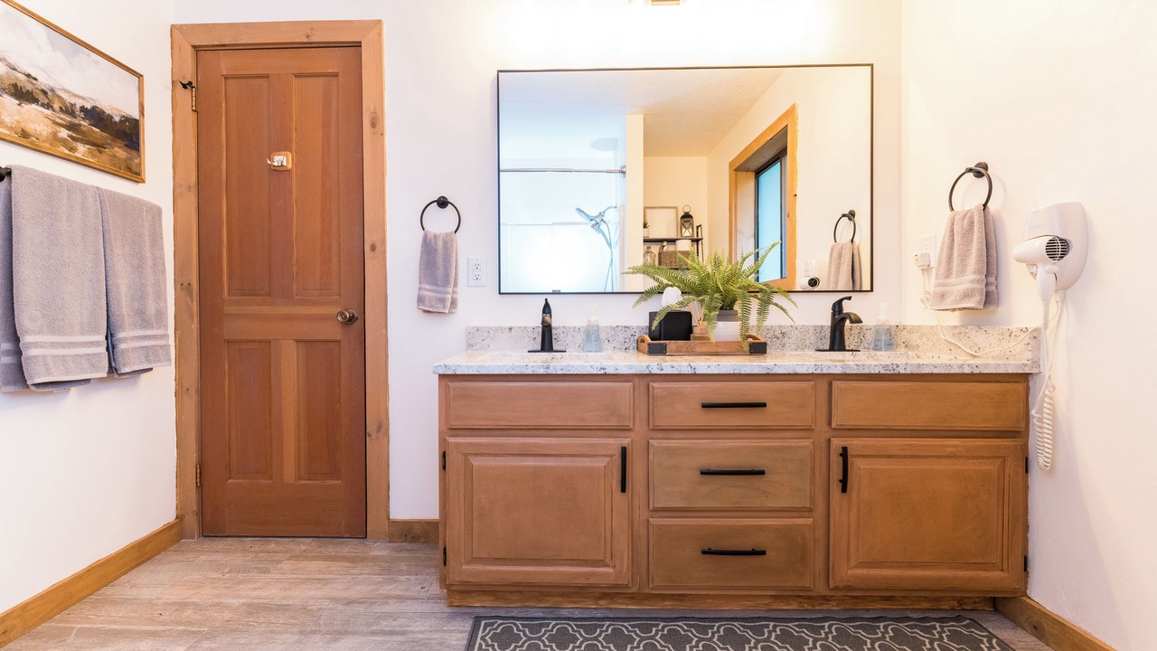 Photo of Bathroom in Midway