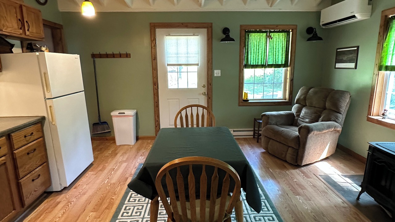 Photo of Livingroom in Gaines