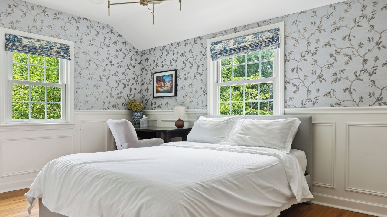 Photo of Bedroom in Lake Barcroft
