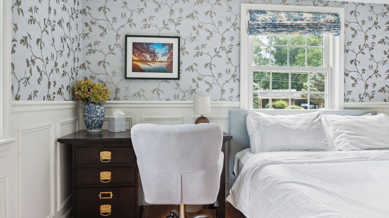 Photo of Bedroom in Lake Barcroft
