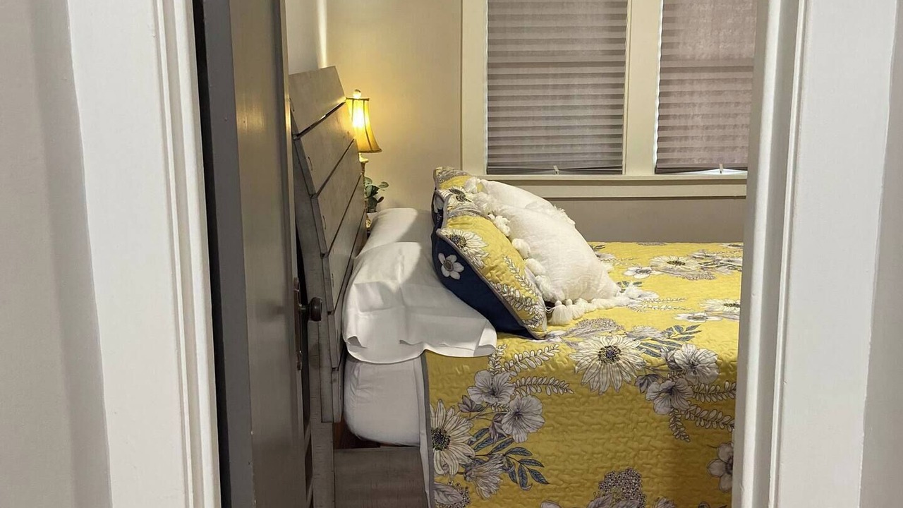 Photo of Bedroom in Dundee-Happy Hollow Historic District