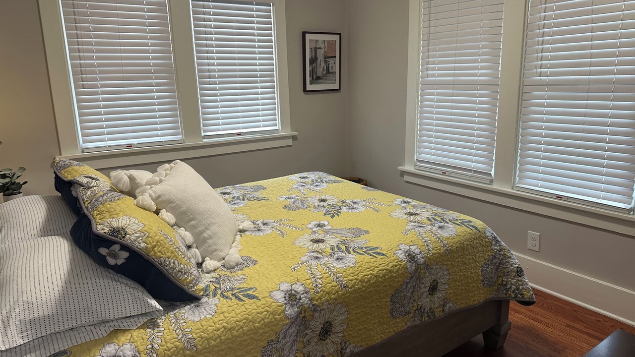 Photo of Bedroom in Dundee-Happy Hollow Historic District