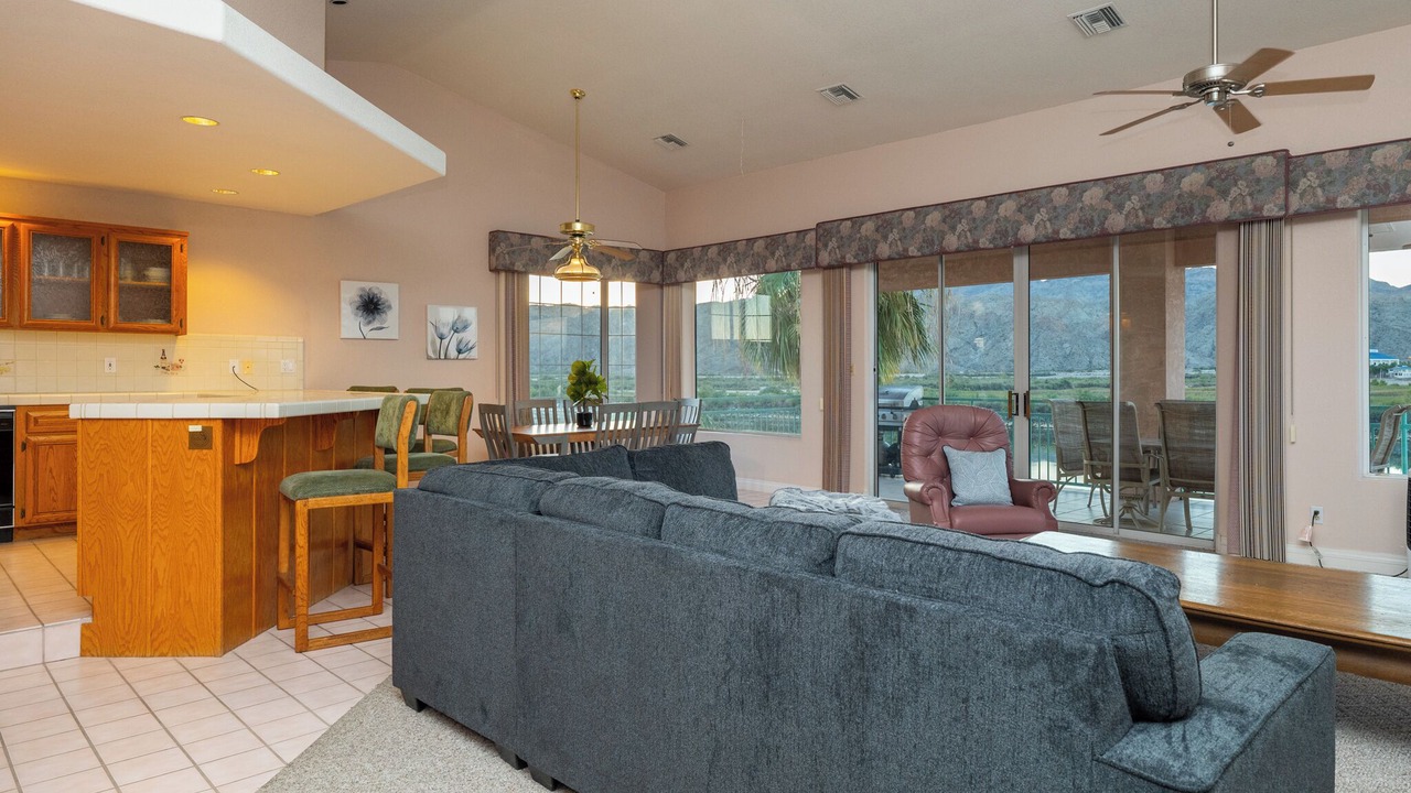 Photo of Livingroom in Holiday Shores