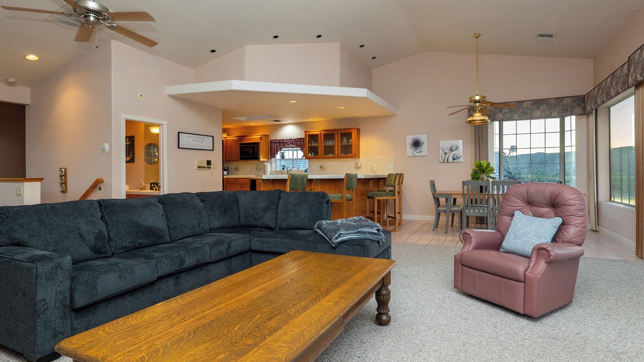 Photo of Livingroom in Holiday Shores