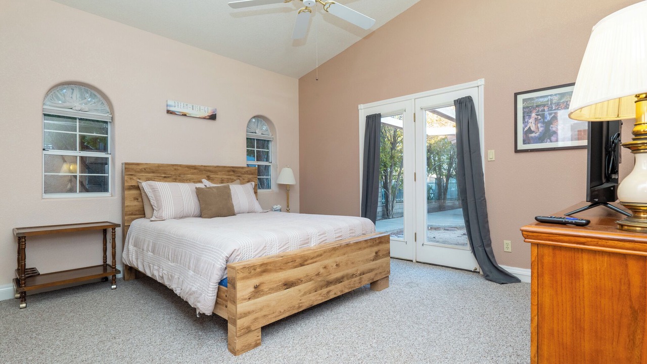 Photo of Bedroom in Holiday Shores