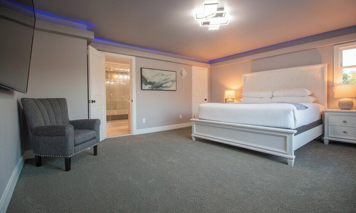 Photo of Bathroom in Beach Lake