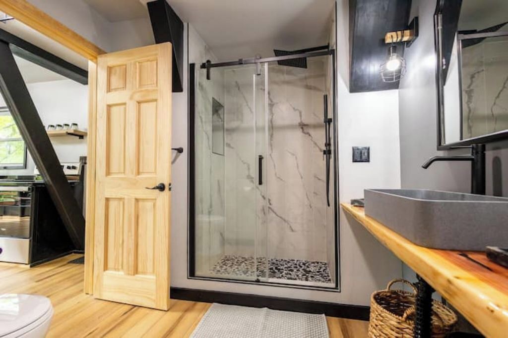Photo of Bathroom in Cosby