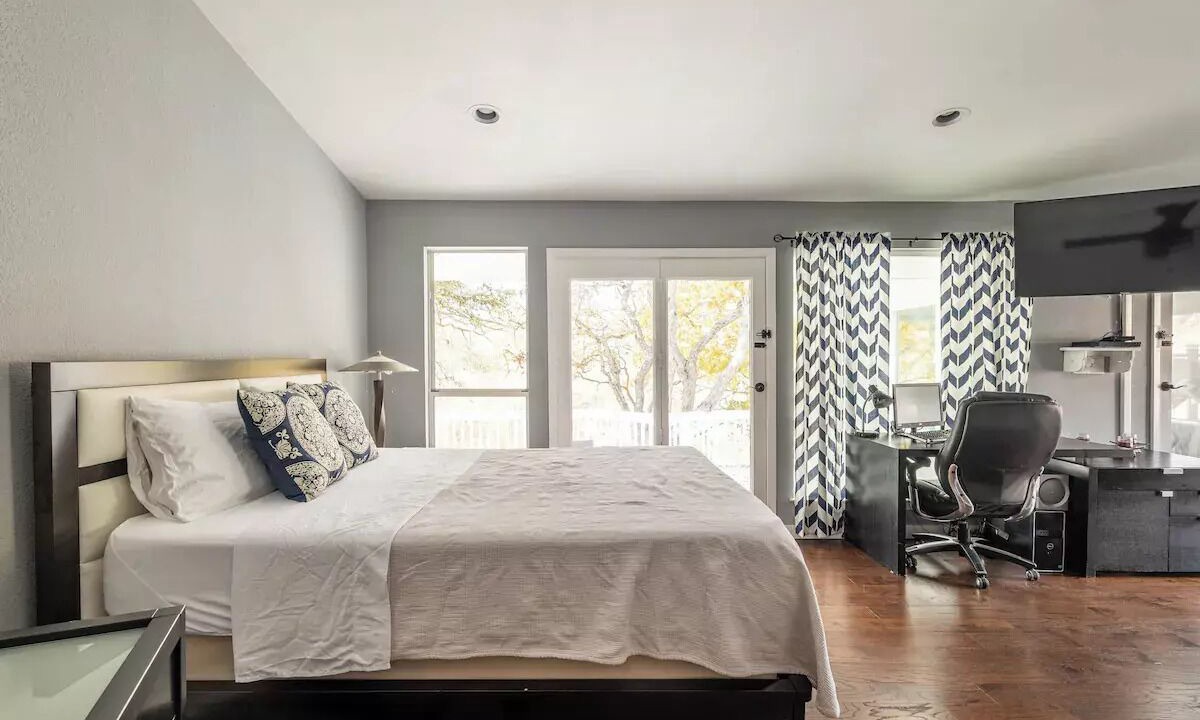 Photo of Bedroom in Manchaca