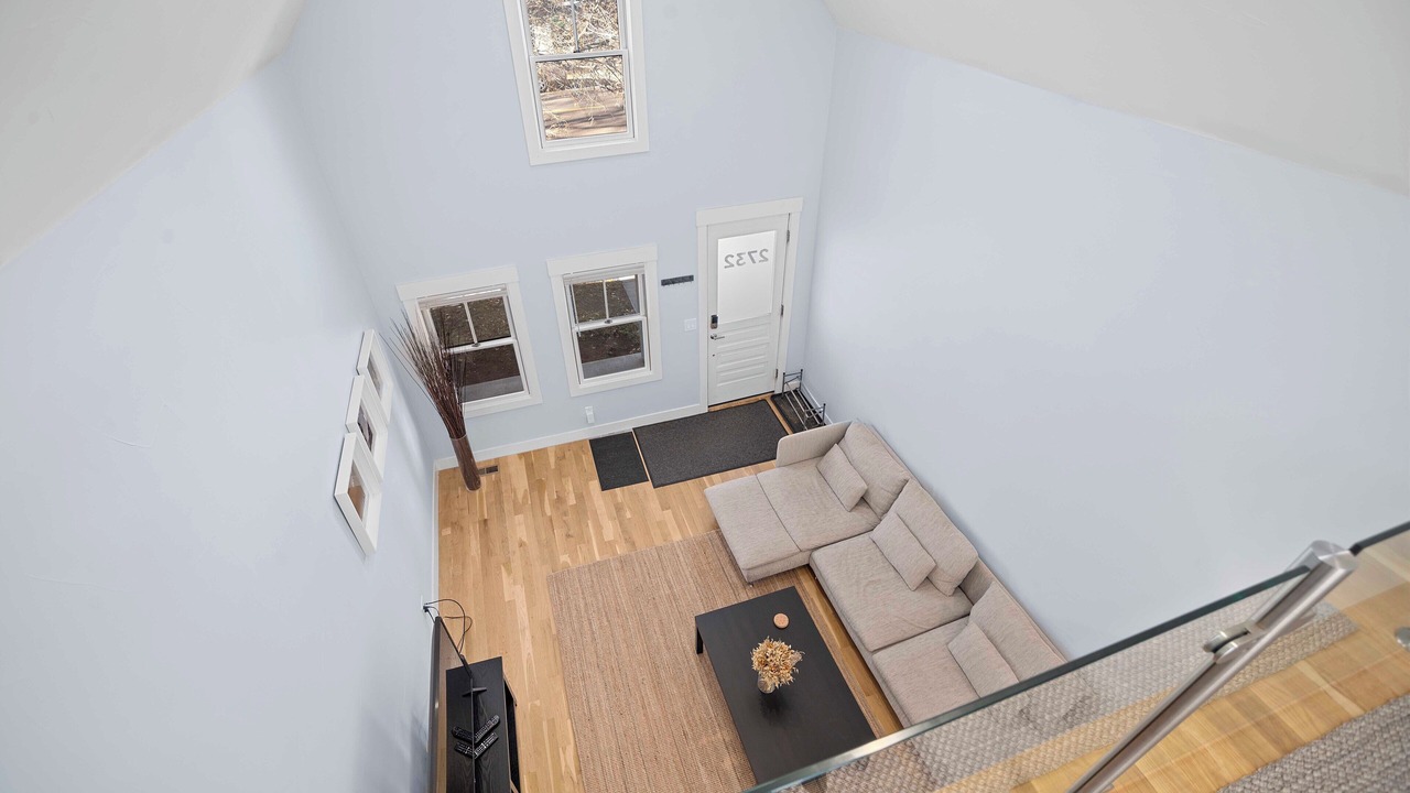 Photo of Livingroom in Five Points